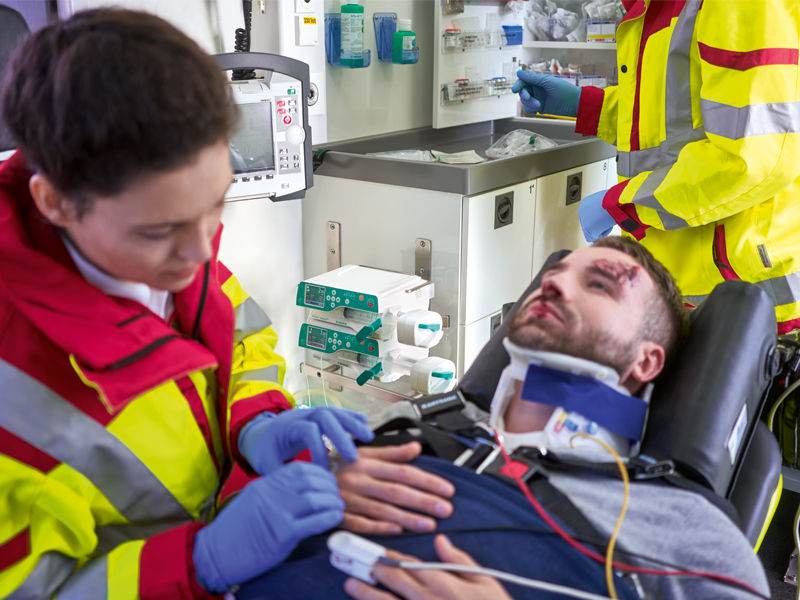 Erste Hilfe im Krankenwagen